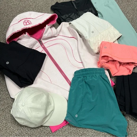 Lululemon Bundle - Picture 2 of 5
